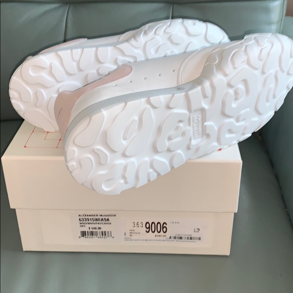 Alexander McQueen  Oversized Sneakers - Picture 10 of 10